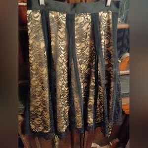 Apostrophe sz 10 Satin Lined Lace Skirt